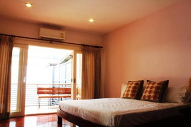 Katil Baan Manusarn Bangkok